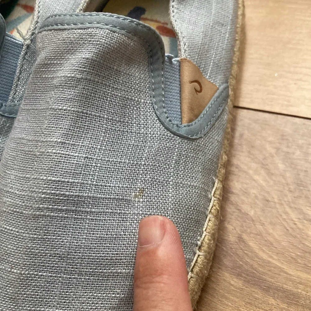 OluKai Kaula Pa’a Kapa Espadrilles. Size 8